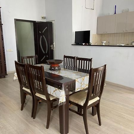 Apartment On Luka Asatiani 2 บาทูมิ ภายนอก รูปภาพ
