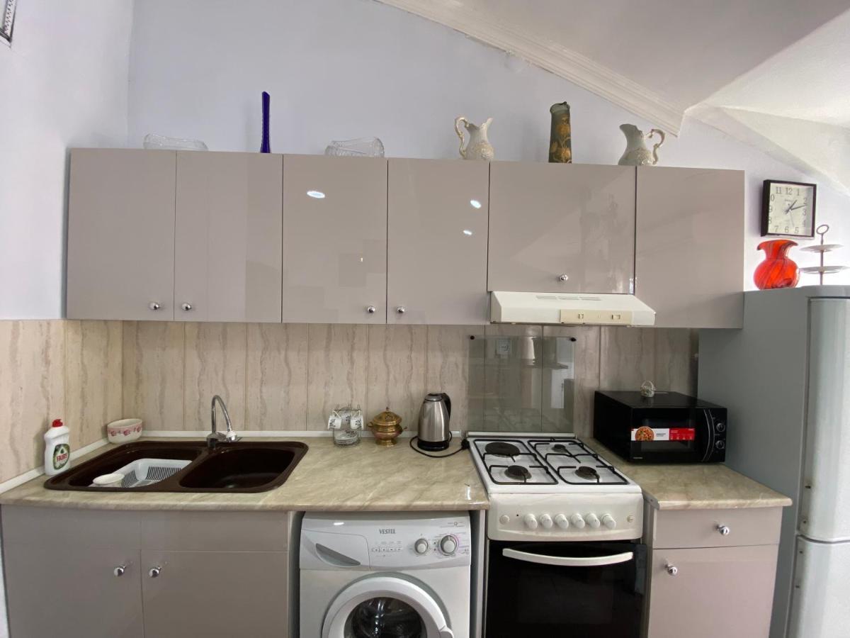 Apartment On Luka Asatiani 2 บาทูมิ ภายนอก รูปภาพ