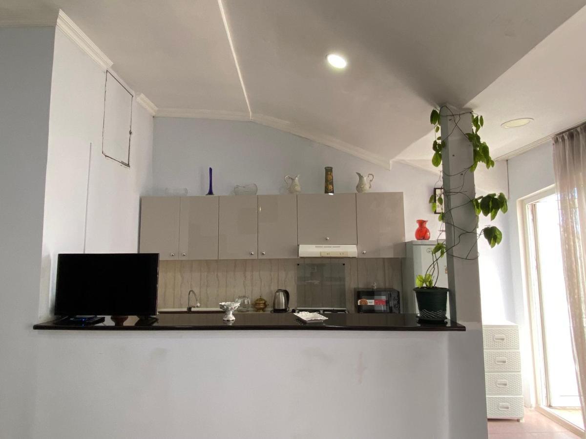 Apartment On Luka Asatiani 2 บาทูมิ ภายนอก รูปภาพ