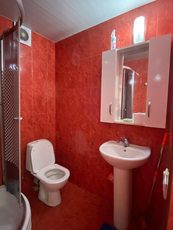Apartment On Luka Asatiani 2 บาทูมิ ภายนอก รูปภาพ
