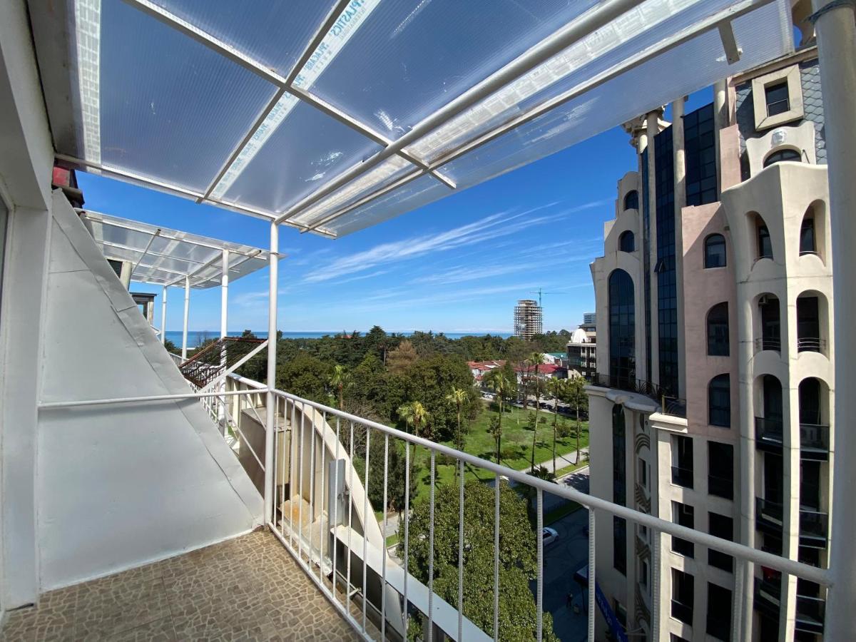 Apartment On Luka Asatiani 2 บาทูมิ ภายนอก รูปภาพ