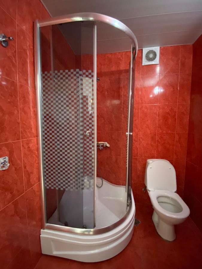Apartment On Luka Asatiani 2 บาทูมิ ภายนอก รูปภาพ