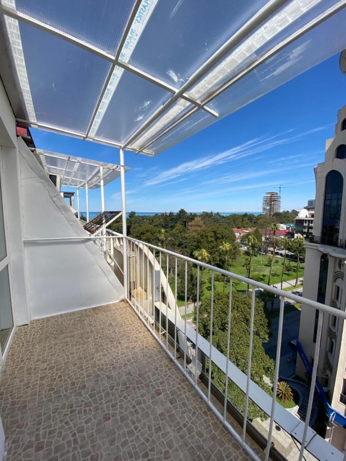 Apartment On Luka Asatiani 2 บาทูมิ ภายนอก รูปภาพ