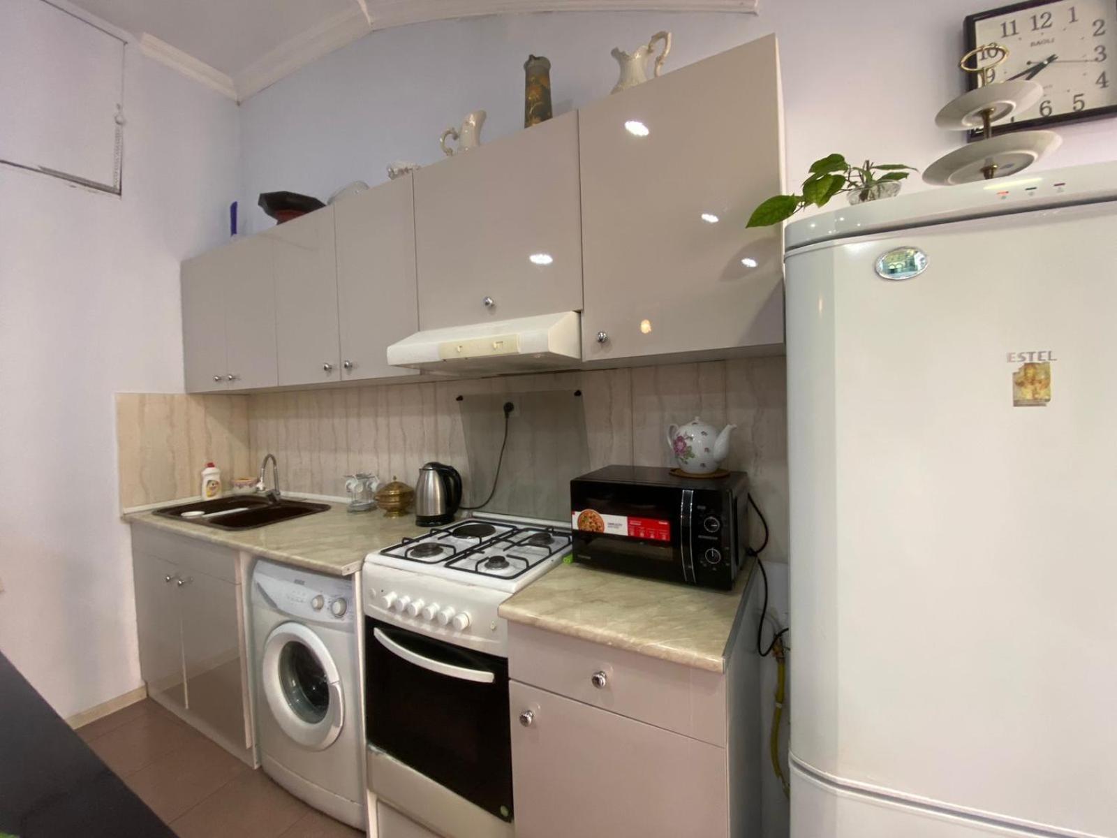 Apartment On Luka Asatiani 2 บาทูมิ ภายนอก รูปภาพ